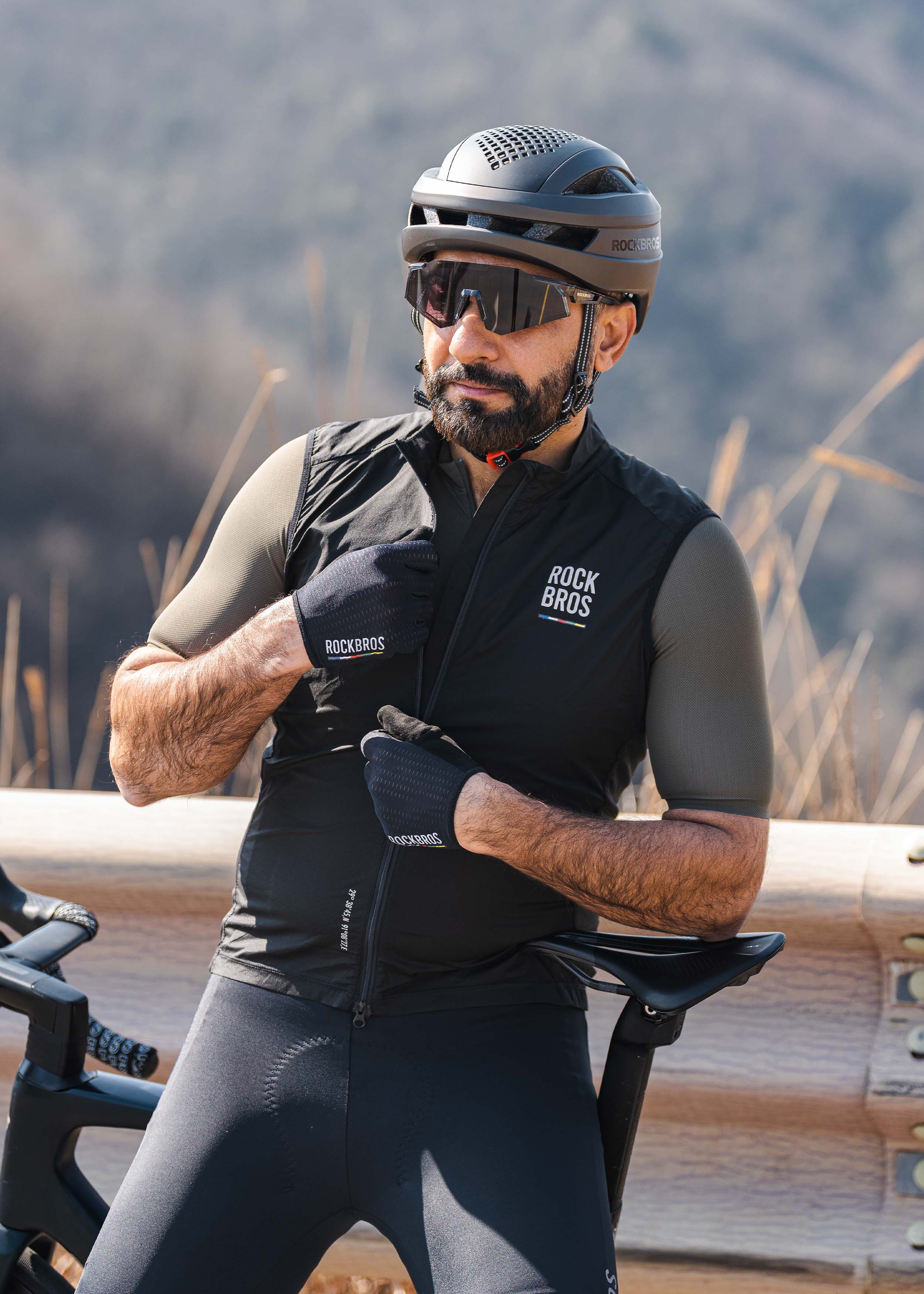 Road to Sky Lightweight Windproof Vest | ROCKBROS - Image 7