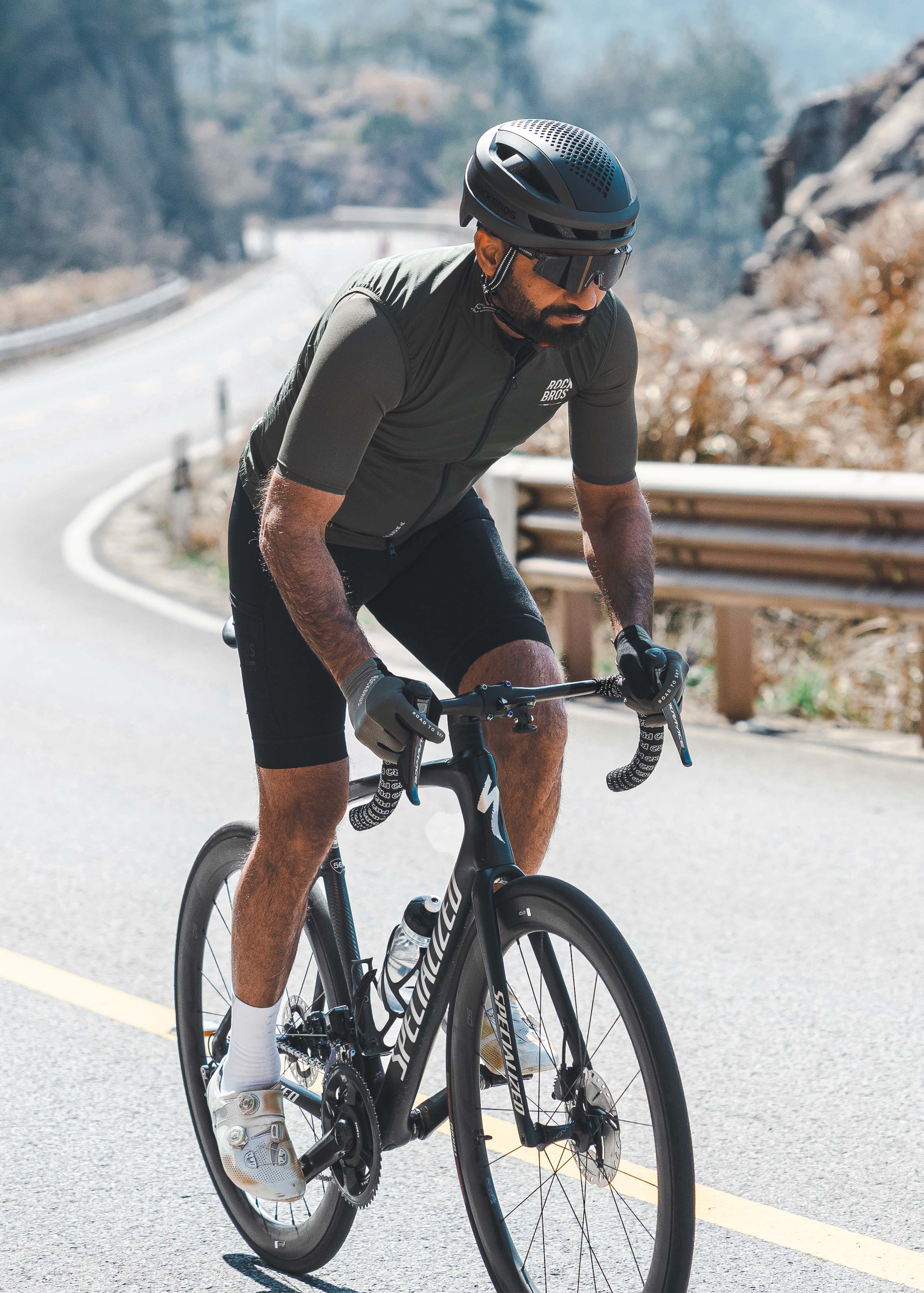 Road to Sky Lightweight Windproof Vest | ROCKBROS - Image 8